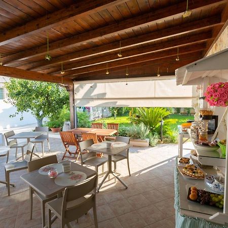 B&B L'Isola Che Non C'E Торре-Сан-Джованни-Удженто Экстерьер фото